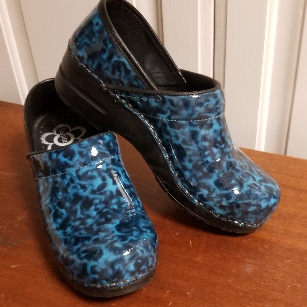 Sanita clogs